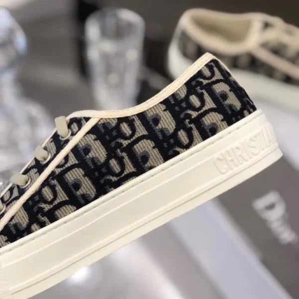 Walk鈥檔鈥橠ior Sneakers Oblique Embroidered