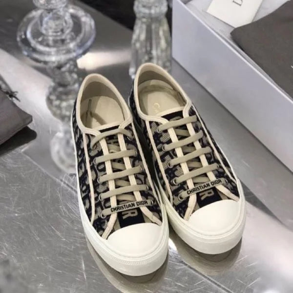 Walk鈥檔鈥橠ior Sneakers Oblique Embroidered