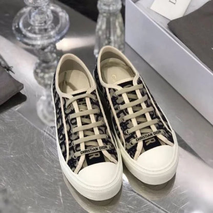 Walk鈥檔鈥橠ior Sneakers Oblique Embroidered