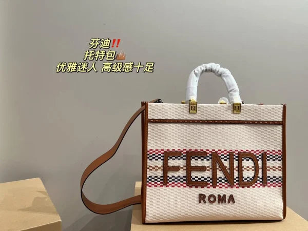 Fendi Sunshine Medium Raffia Hand Bag