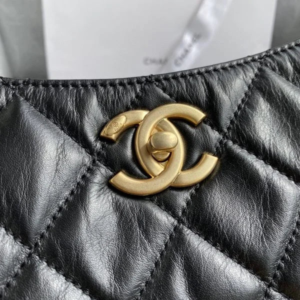 Chanel Leather Shoulder Bag 鈥� Shopping Tote Bag