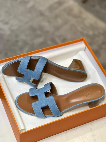 Women鈥檚 H Cut-out Sandals In Calf Leather