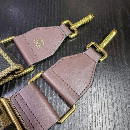 Fendi Crescent Bag Large Letter Decorative Bag Women鈥檚 Crossbody Bag