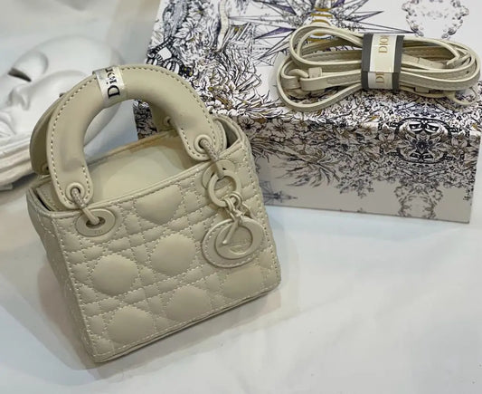Tui Lady Dior Ultra Matte Medium Bag