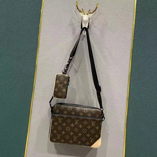 Louis Vuitton Monogram Unisex Street Style 2WAY Bi-Color Plain Leather