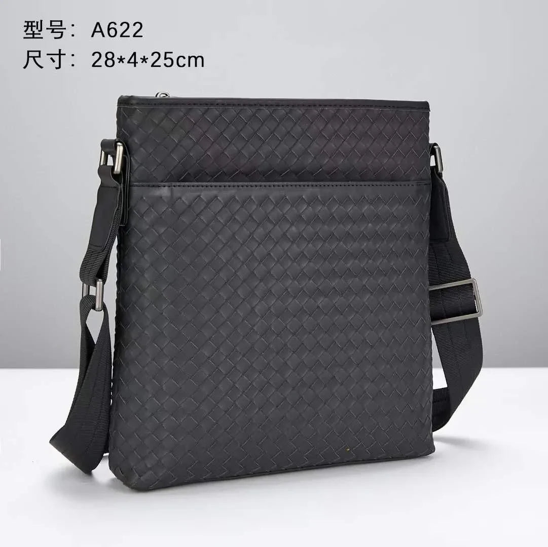Bottega Veneta Men鈥檚 Messenger Cross Body Leather Bag
