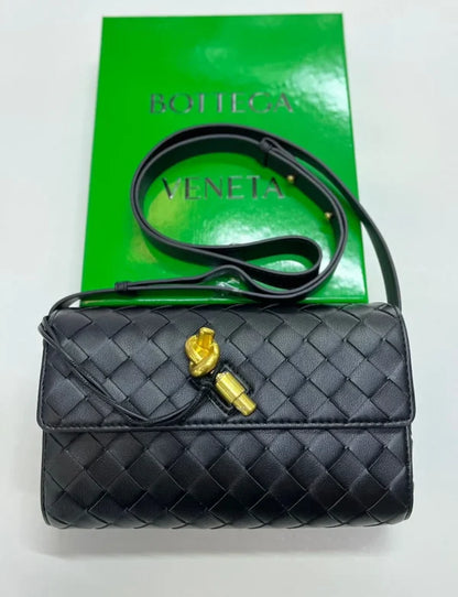 Bot颅te颅ga Vene颅ta Mi颅ni An颅di颅amo Cross Body Bag